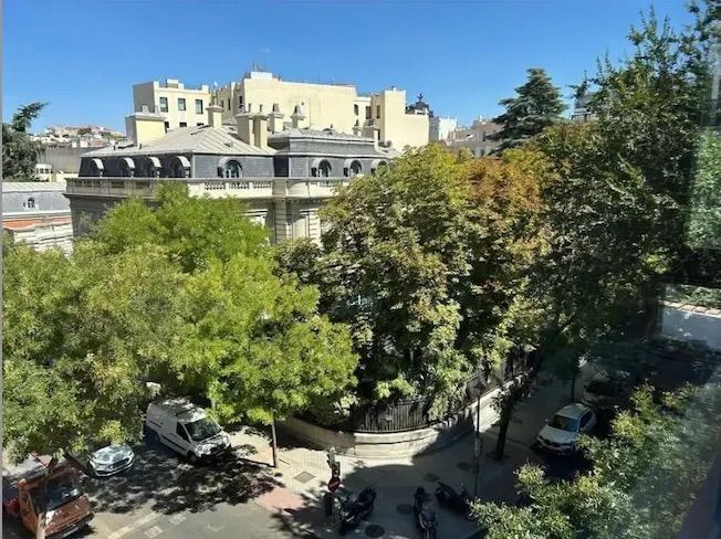 Exterior view of Flat to rent in  Madrid Capital  with Air Conditioner, Heating and Furnished