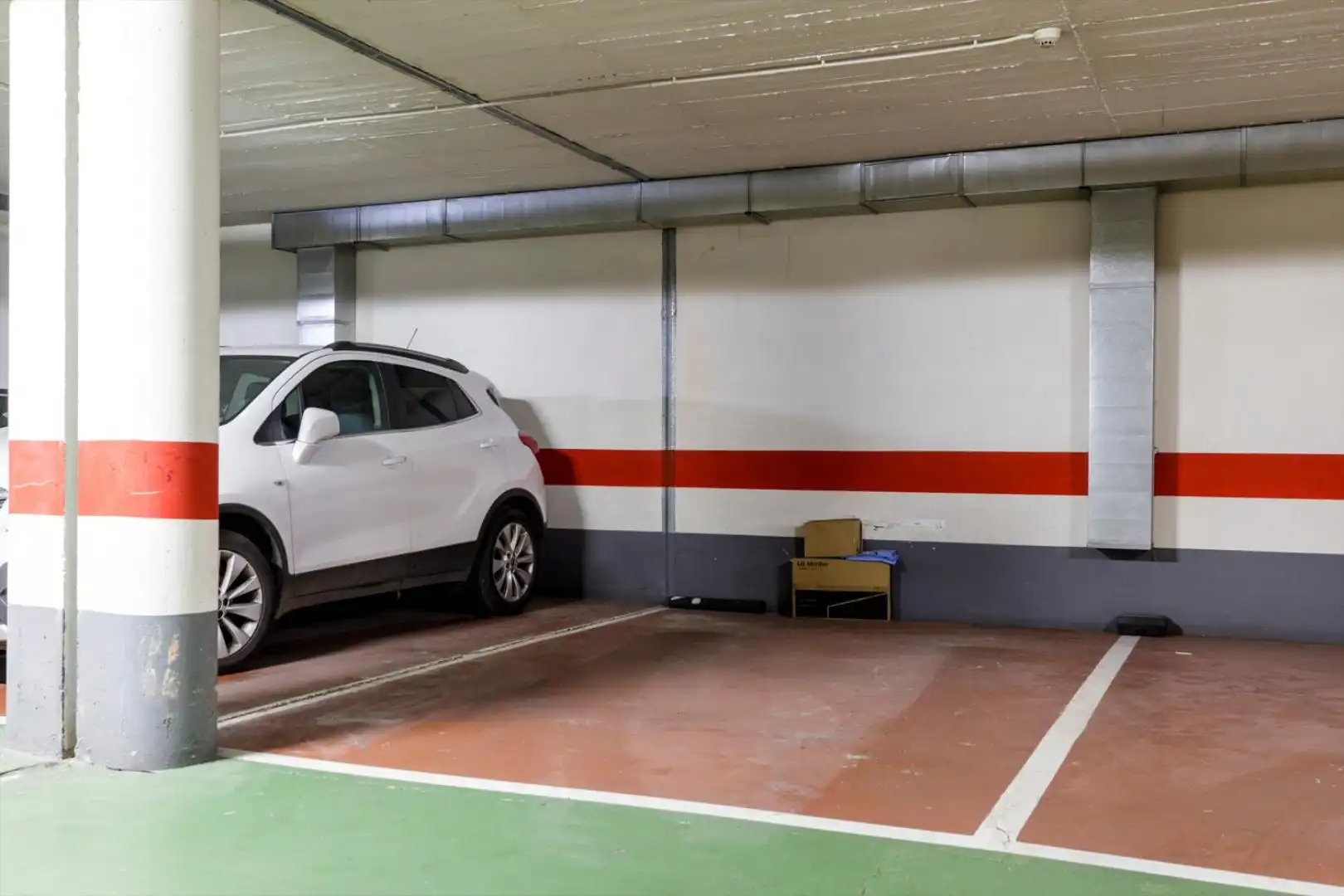 Parking of Flat for sale in Zaragoza  with Terrace, Storage room and Swimming Pool