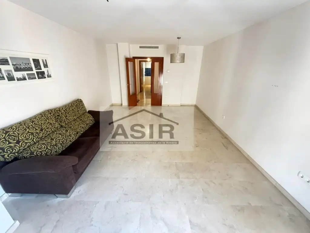 Wohnung zur Miete in Calle Cardenal Vera, Sants Patrons