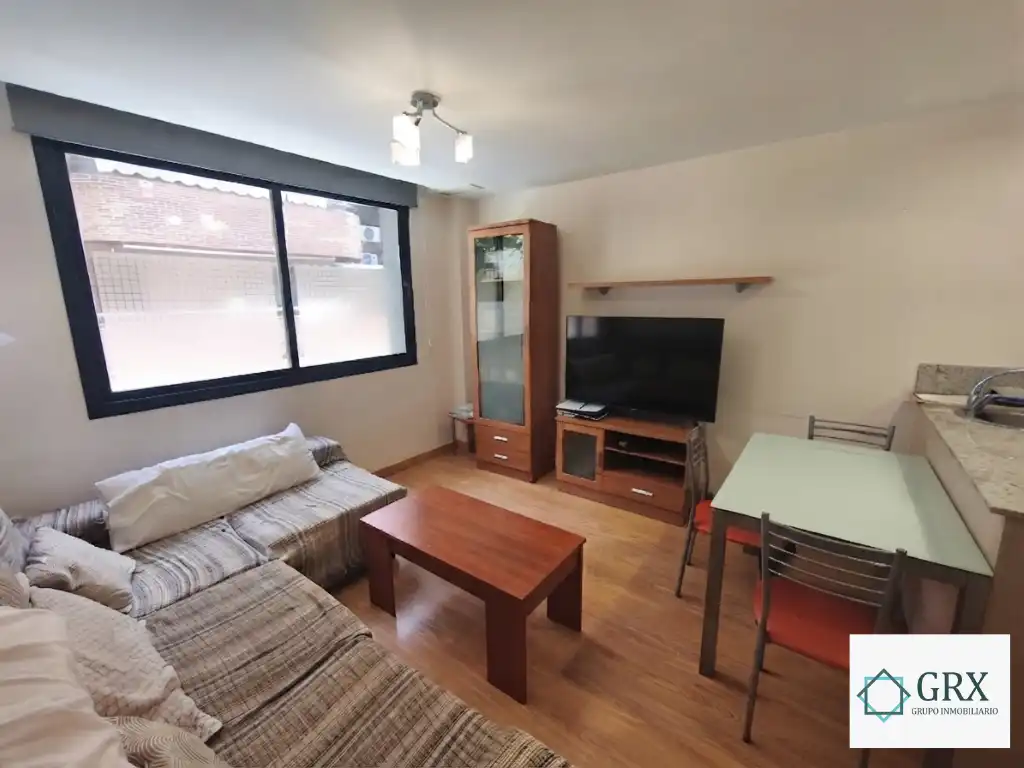 Living room of Flat for rent in Granada  with Air Conditioner, Heating and Storage room