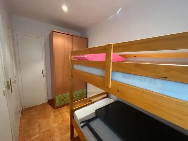 Habitación de Apartamento de alquiler en Castell d'Aro, Platja d'Aro i s'Agaró con Terraza, Amueblado y Lavadora