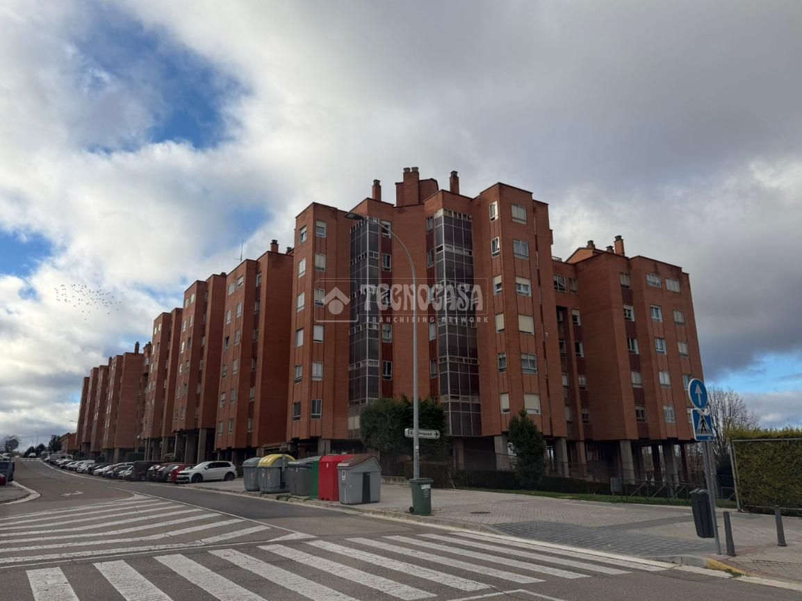 Exterior view of Flat to rent in Valladolid Capital  with Heating, Parquet flooring and Terrace