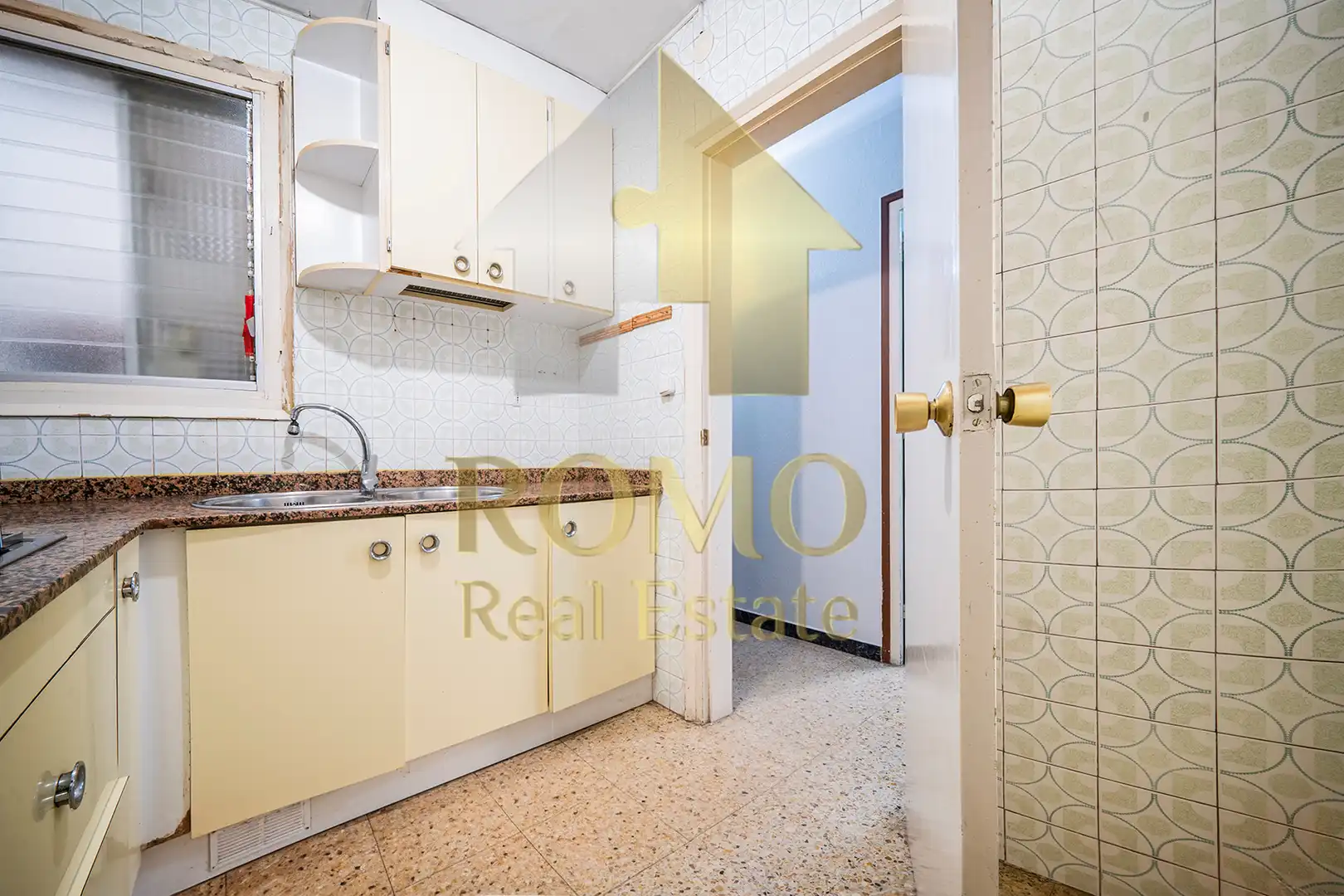 Küche von Wohnung zum Verkauf in Santa Perpètua de Mogoda mit Balkon