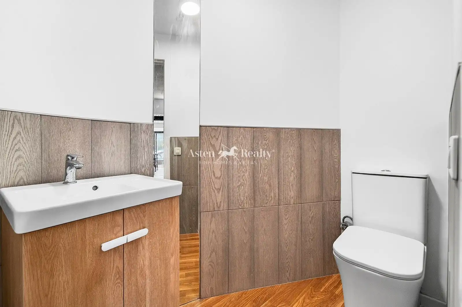 Baño de Local en venta en Guía de Isora con Terraza y Alarma