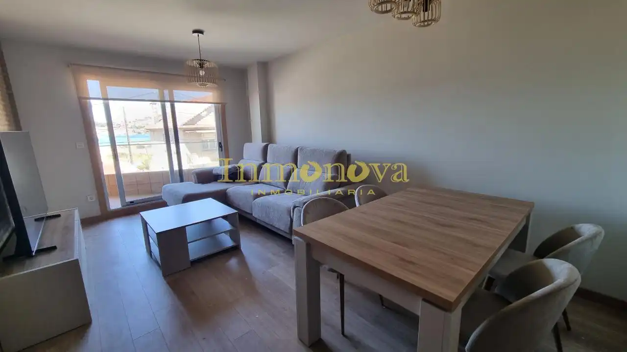 Sala de estar de Piso de alquiler en Cangas  con Calefacción, Amueblado y Balcón