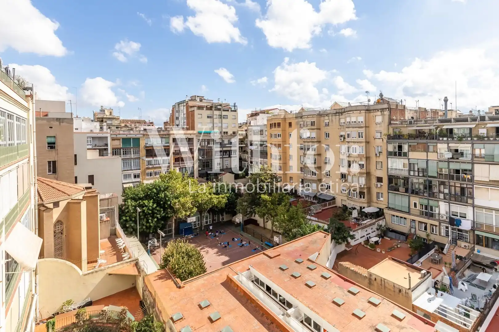 Appartamento con terrazza in affitto a Carrer de València, imagen 25