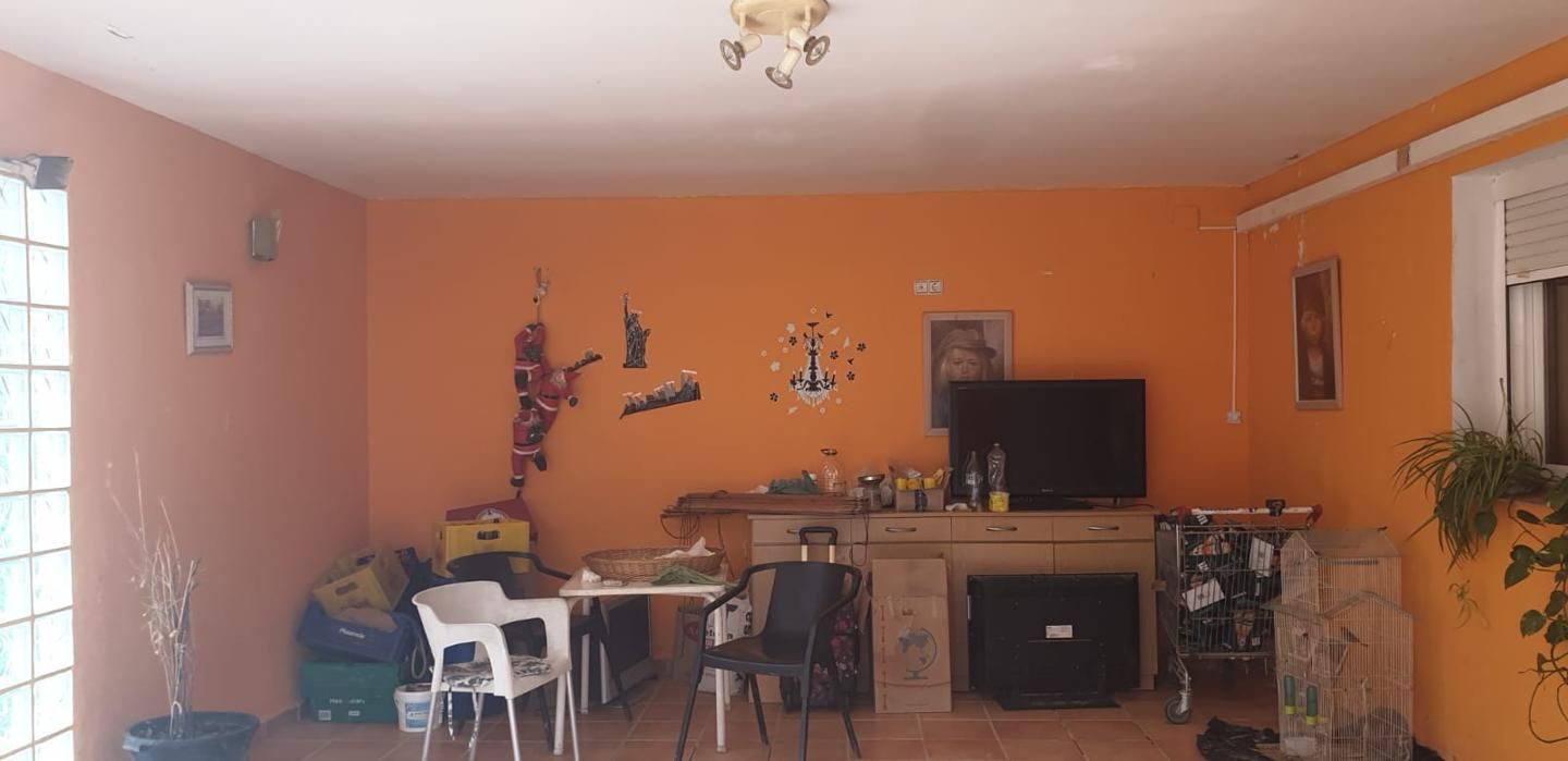 Sala d'estar de Casa o xalet en venda en Barajas de Melo amb Aire condicionat, Jardí privat i Terrassa