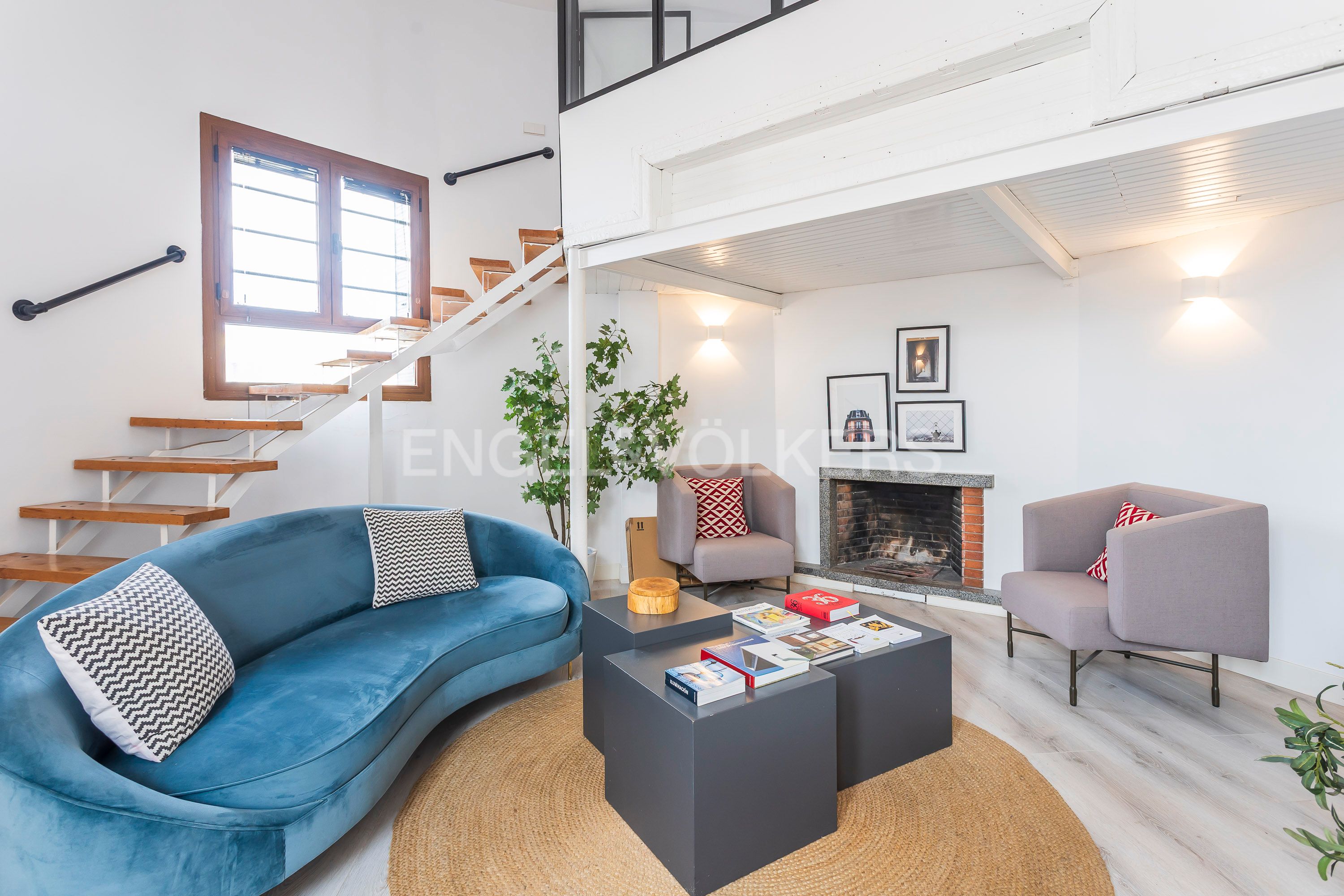 Living room of Attic to rent in  Madrid Capital  with Air Conditioner, Heating and Terrace