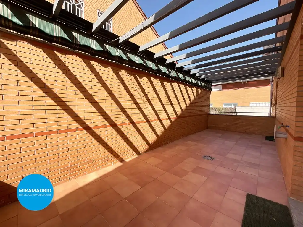 Terrace of Detached homes for rent in Paracuellos de Jarama  with Air Conditioner and Swimming Pool