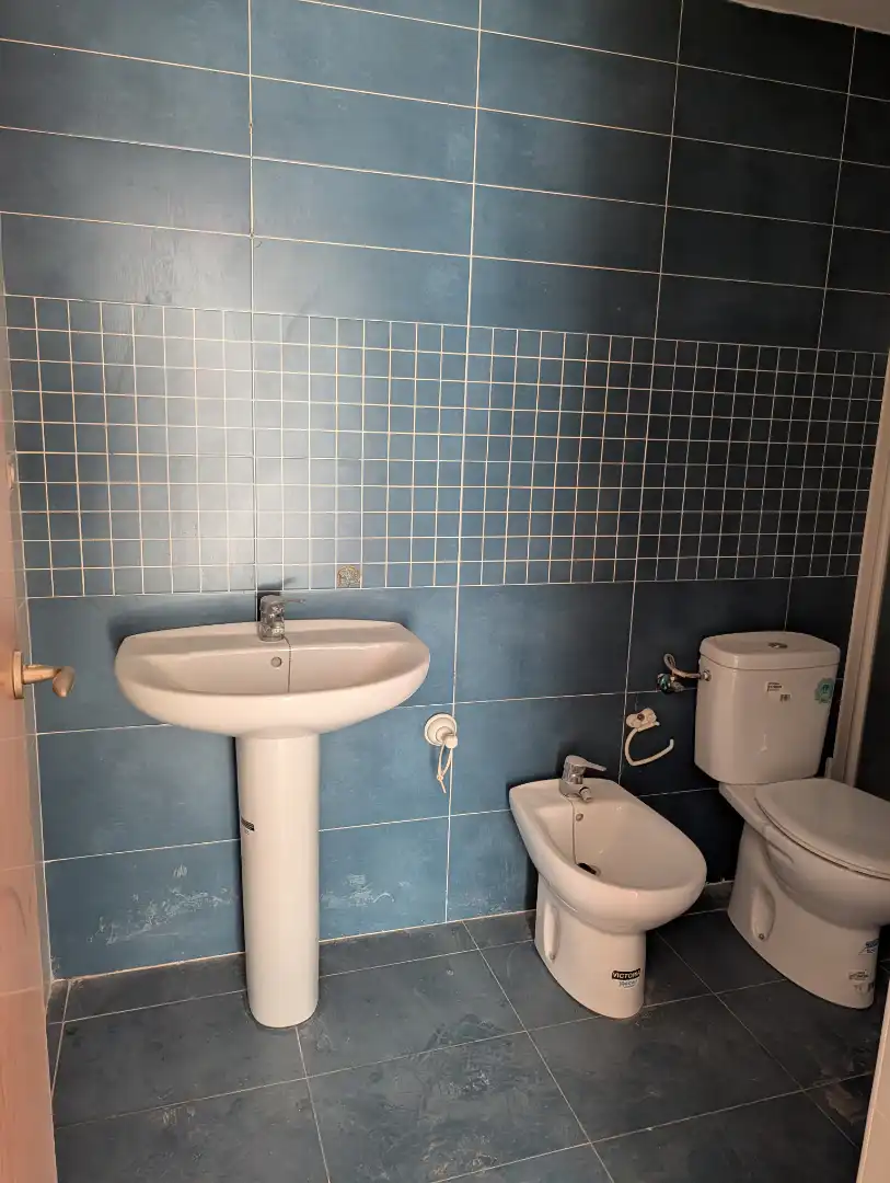 Badezimmer von Wohnung zum Verkauf in Gilet mit Terrasse und Ofen