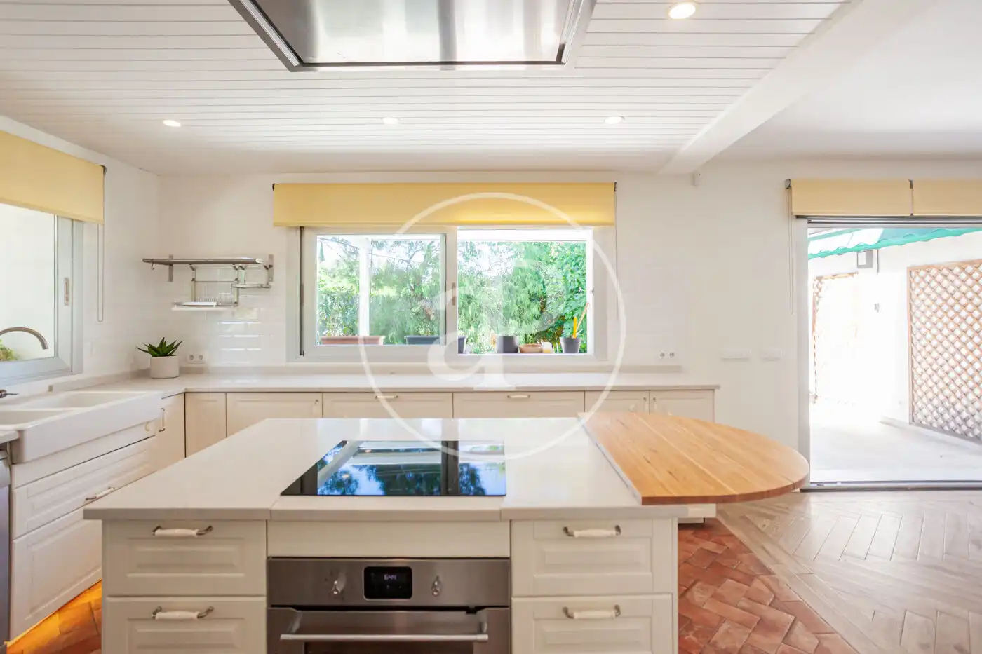 Cocina de Casa o chalet de alquiler en Madrid con Aire acondicionado, Calefacción y Jardín privado