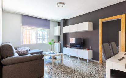 Sala d'estar de Pis en venda en  Almería Capital amb Aire condicionat