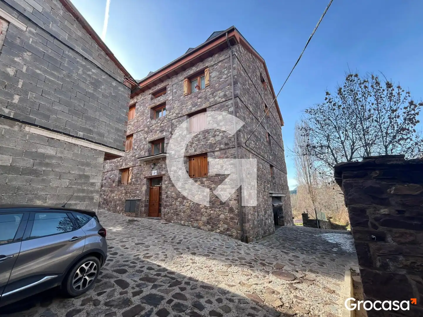 Vista exterior de Àtic en venda en Laspaúles amb Calefacció, Moblat i Forn