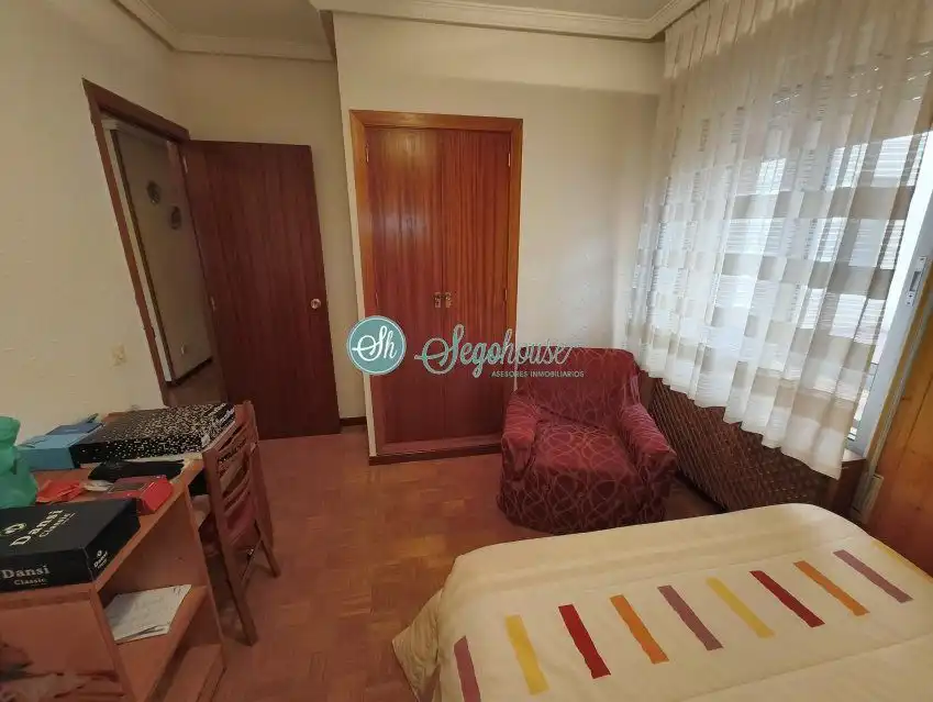 Bedroom of Flat for sale in Segovia  with Heating, Parquet flooring and Terrace