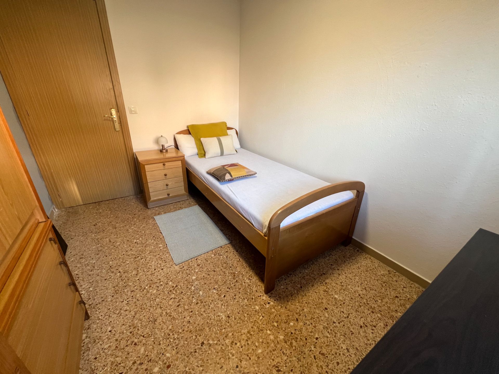 Bedroom of Flat to share in Valls  with Furnished, Oven and Washing machine