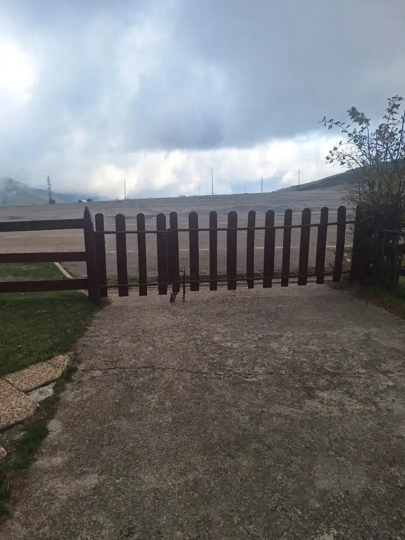 Aparcament de Casa adosada en venda en Hermandad de Campoo de Suso amb Jardí privat