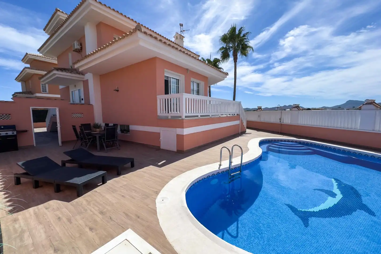 Schwimmbecken von Haus oder Chalet zum Verkauf in La Manga del Mar Menor mit Klimaanlage, Heizung und Privatgarten