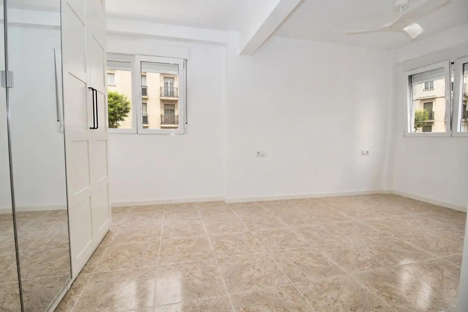 Dormitori de Planta baixa en venda en Elche / Elx