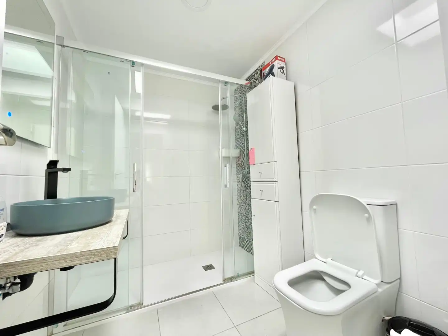 Bathroom of Apartments for rent in Torrevieja  with Air Conditioner, Heating and Private garden