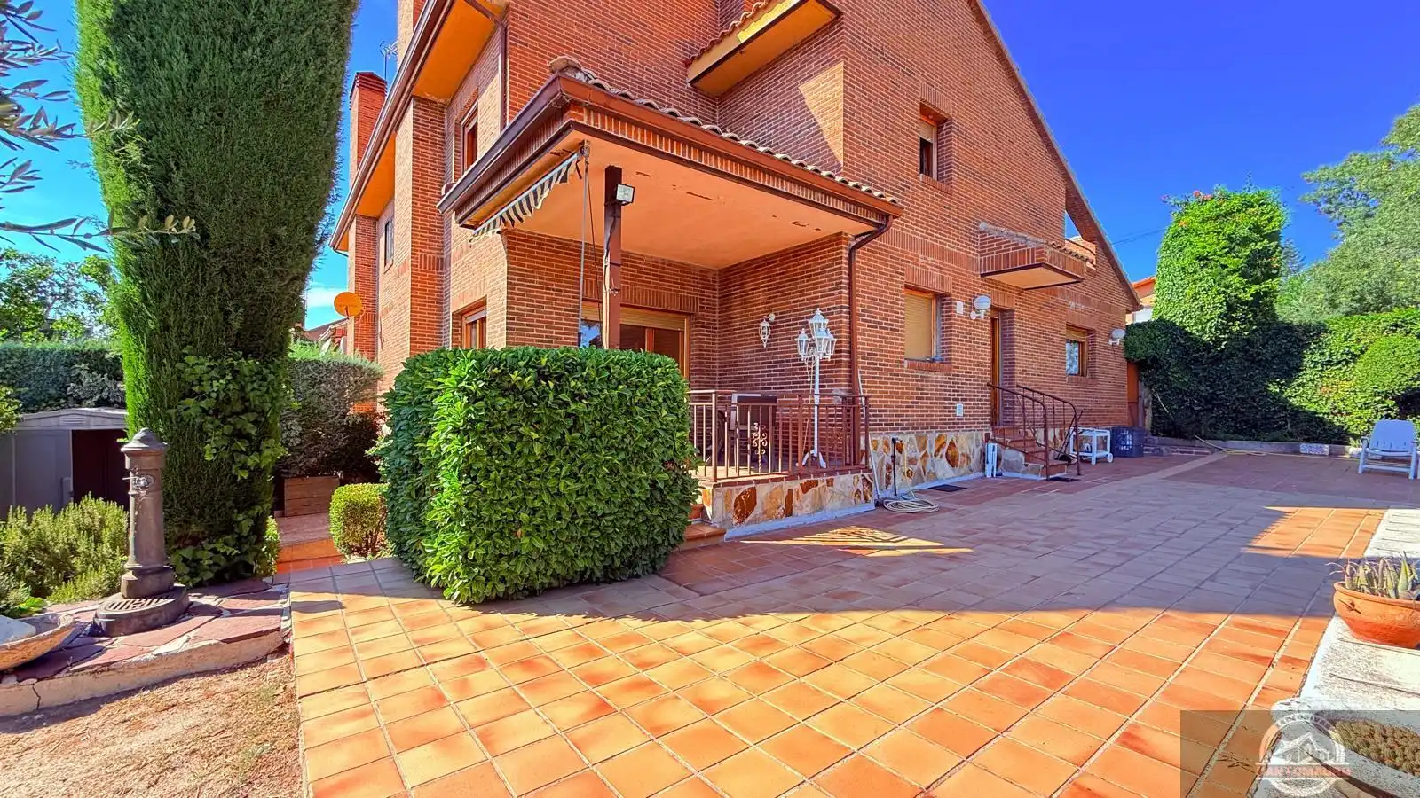 Vista exterior de Casa o xalet en venda en Galapagar amb Calefacció, Terrassa i Traster
