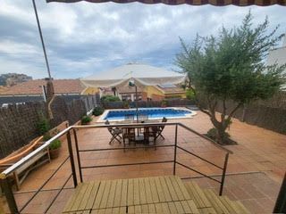 Exterior view of Single-family semi-detached for sale in Sant Vicenç de Montalt  with Air Conditioner, Heating and Private garden