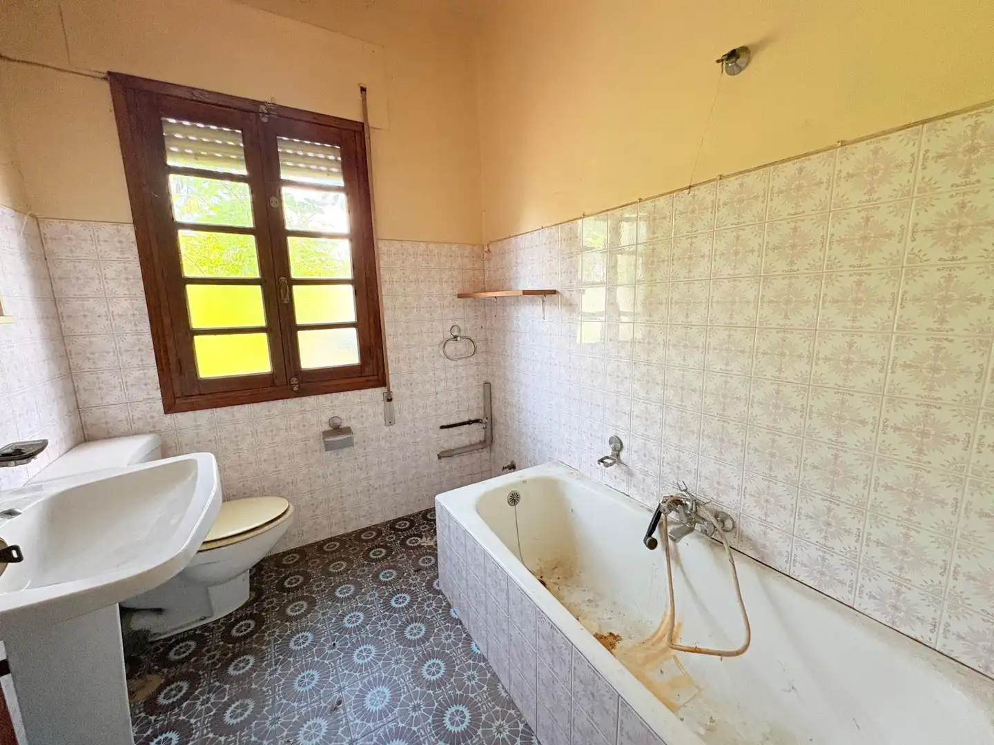 Badezimmer von Gebäude zum Verkauf in Carracedelo