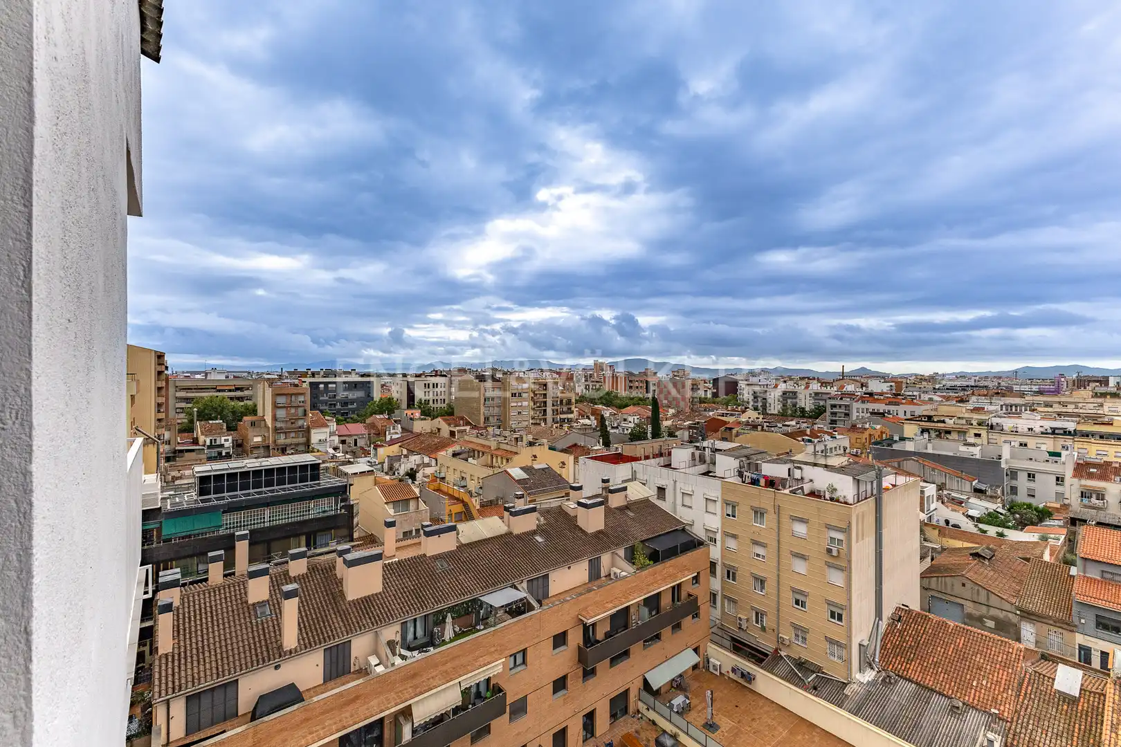 Vista exterior de Ático en venta en Sabadell con Calefacción, Terraza y Balcón