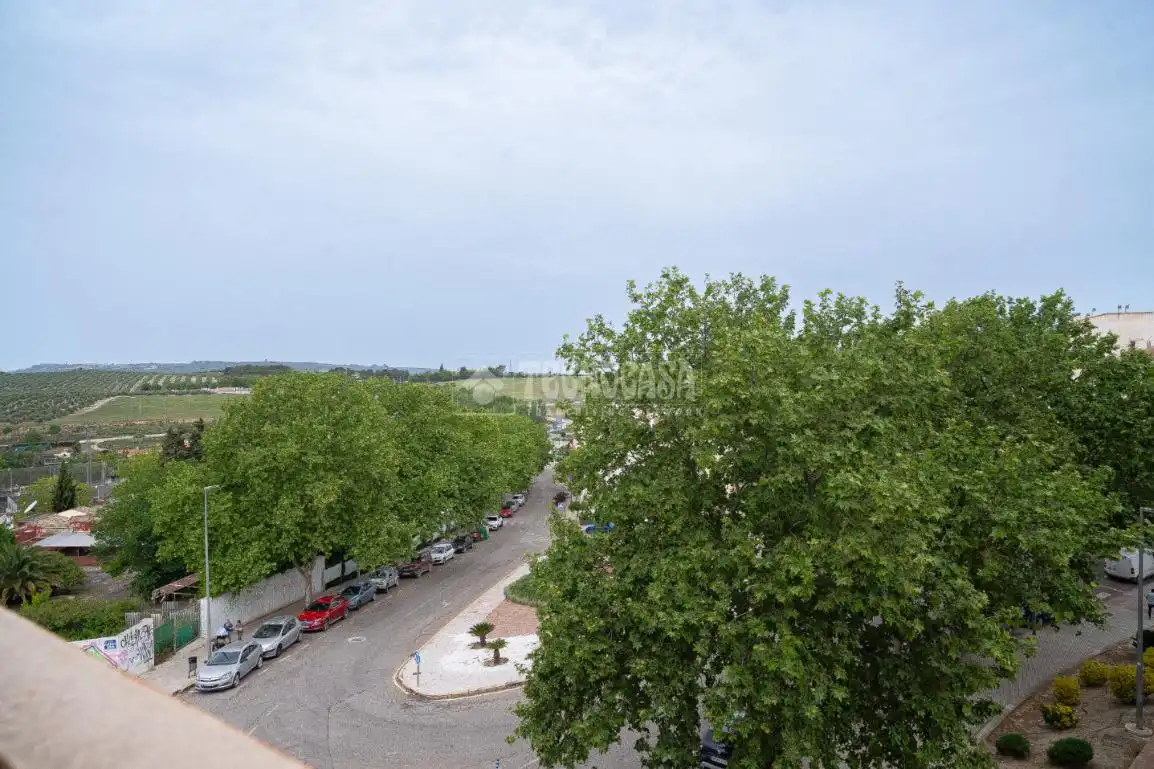 Vista exterior de Pis en venda en Úbeda amb Aire condicionat, Calefacció i Terrassa