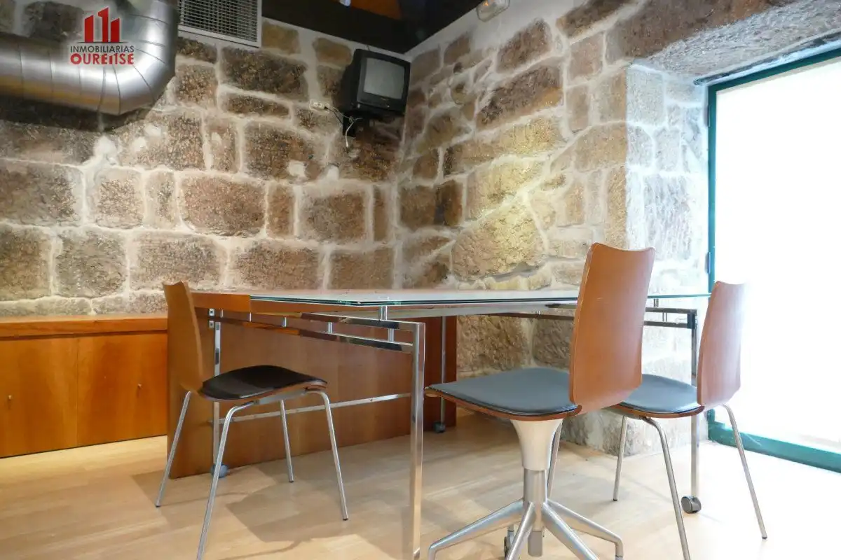 Oficina de lloguer en Ourense Capital  amb Aire condicionat i Moblat