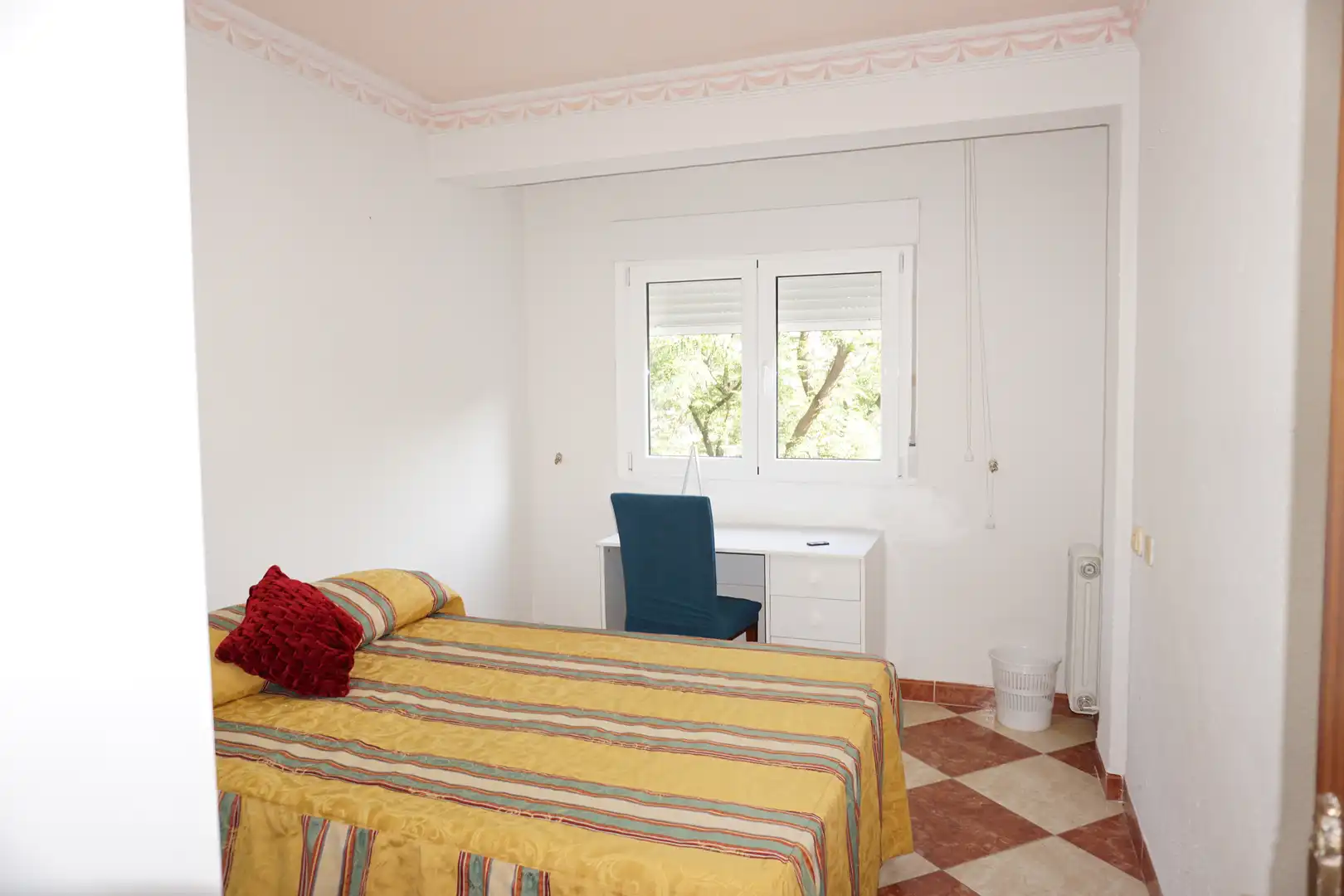 Flat with terrace to rent in Calle Halcón, imagen 4