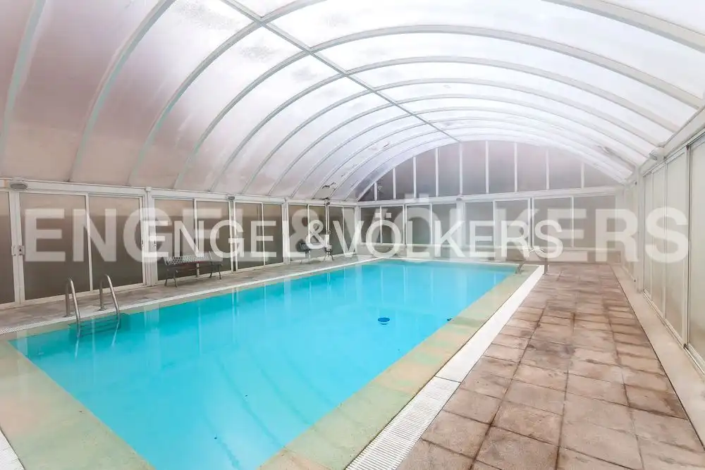 Swimming pool of Flat for rent in Madrid  with Air Conditioner, Heating and Parquet flooring