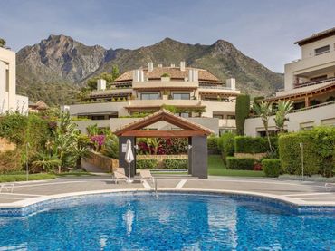 Apartament amb piscina en venda a Milla de Oro