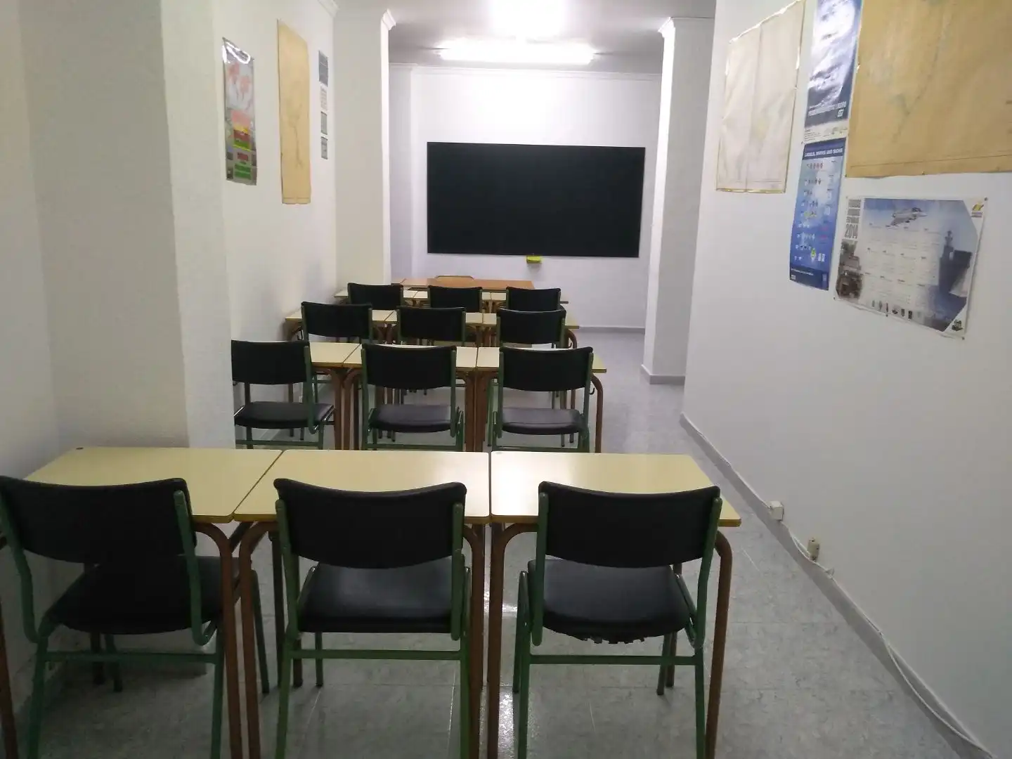 Local en venta en Castellón de la Plana / Castelló de la Plana con Aire acondicionado, Terraza y Amueblado