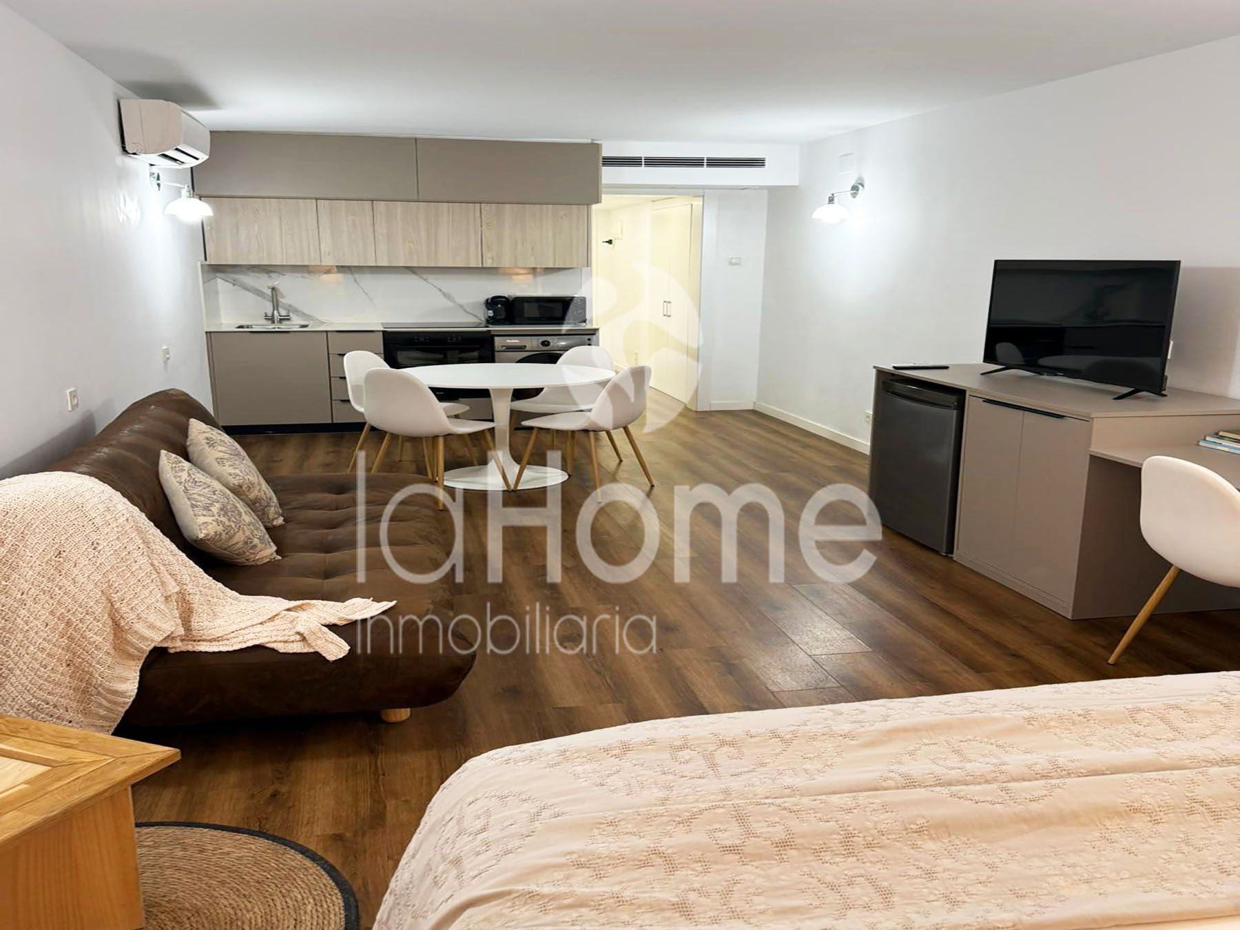 Sala d'estar de Loft en venda en  Valencia Capital amb Aire condicionat, Parquet i Moblat