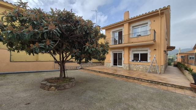 Casa-chalet en Venta en Mont-ras