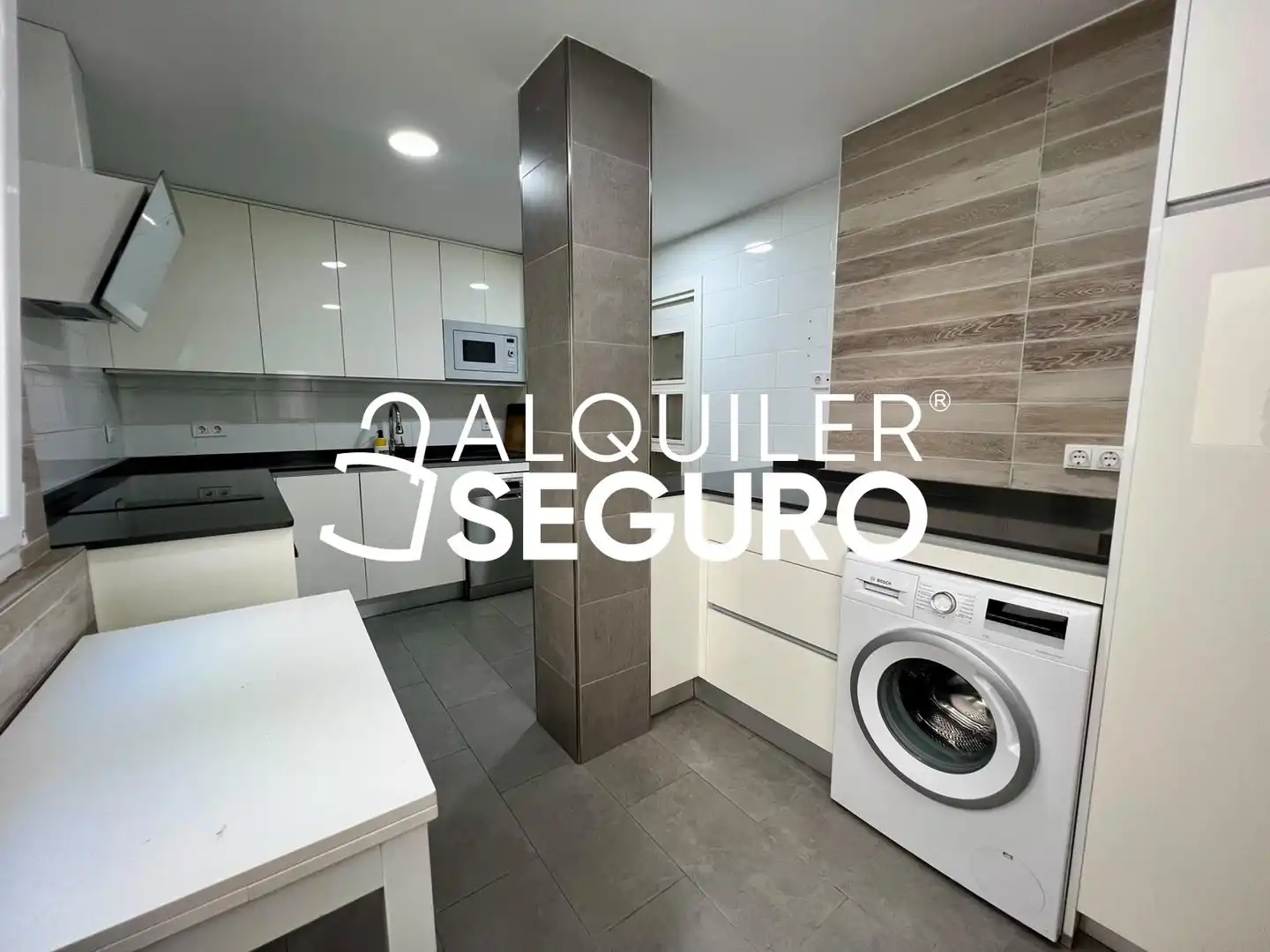 Kitchen of Flat for rent in Madrid  with Air Conditioner, Heating and Furnished