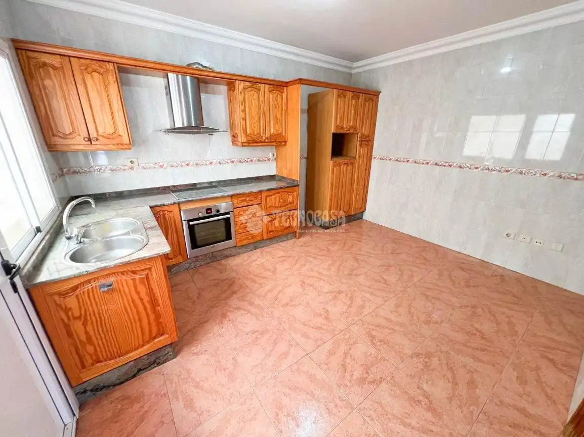 Casa aparellada en venda a Cruce de Arinaga, imagen 13