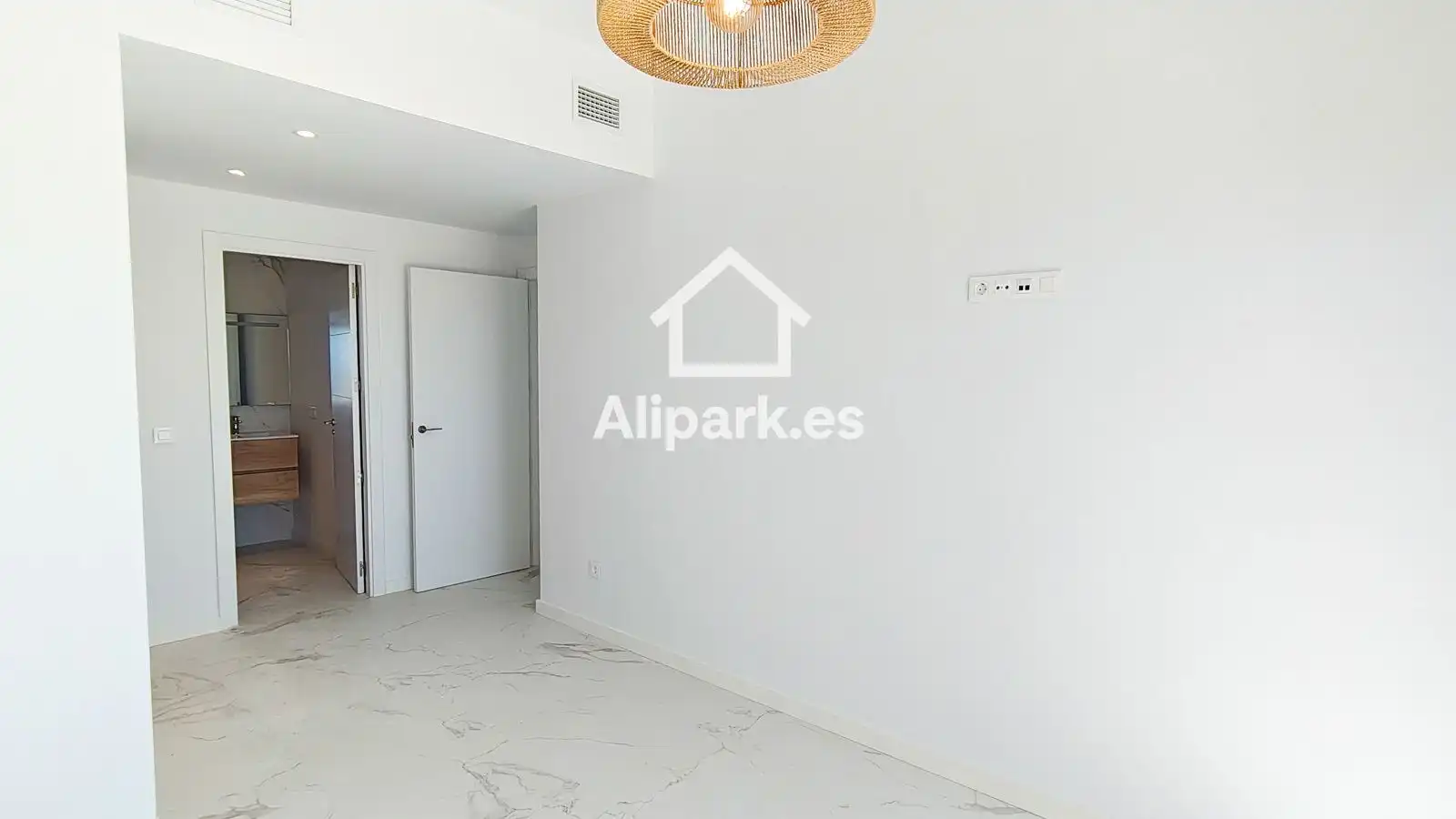 Piso de alquiler en Sant Joan d'Alacant con Aire acondicionado, Terraza y Trastero