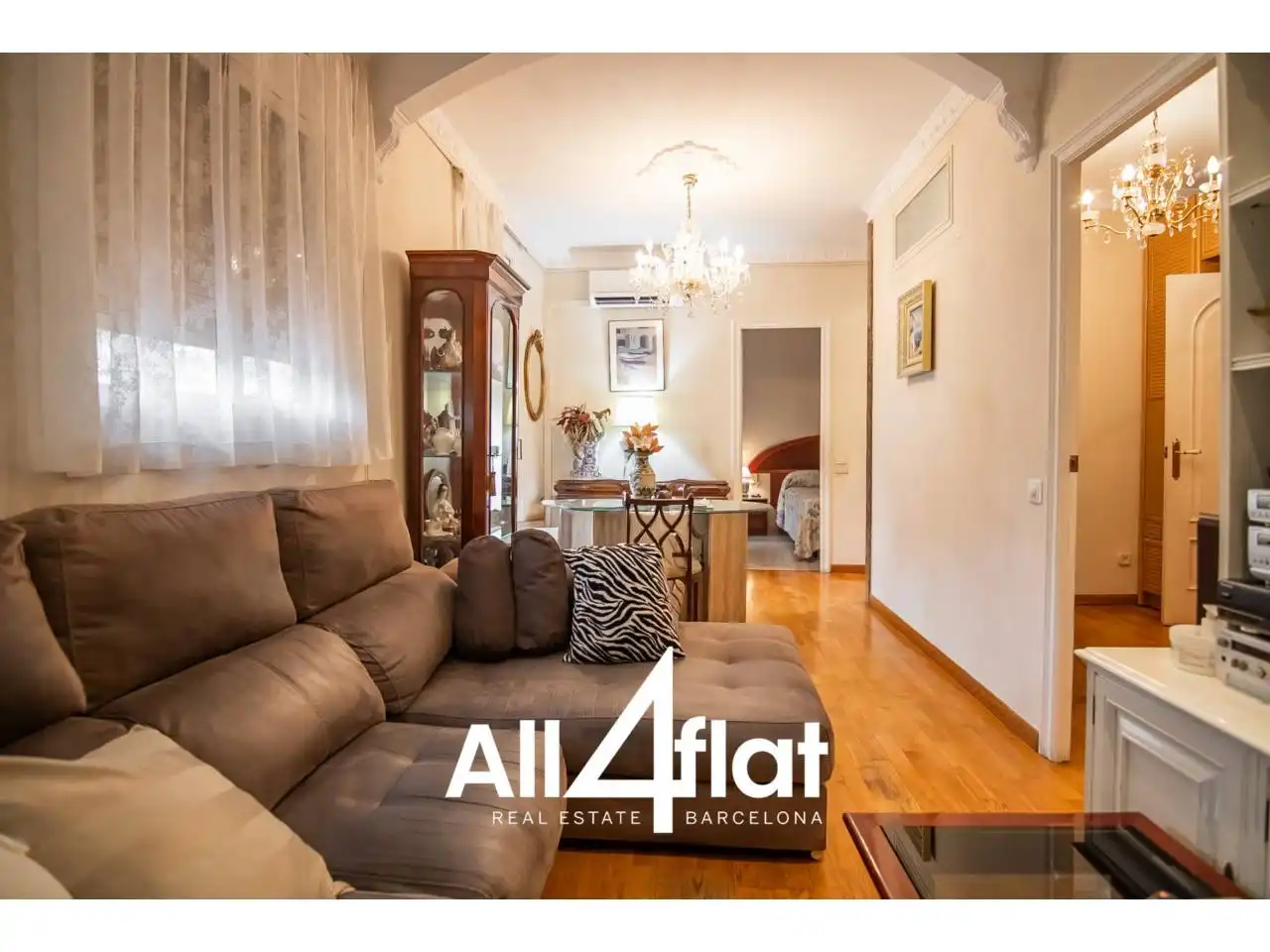 Flat with terrace for sale in Calle Mallorca