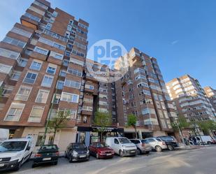 Vista exterior de Pis de lloguer en Burgos Capital amb Calefacció, Terrassa i Moblat