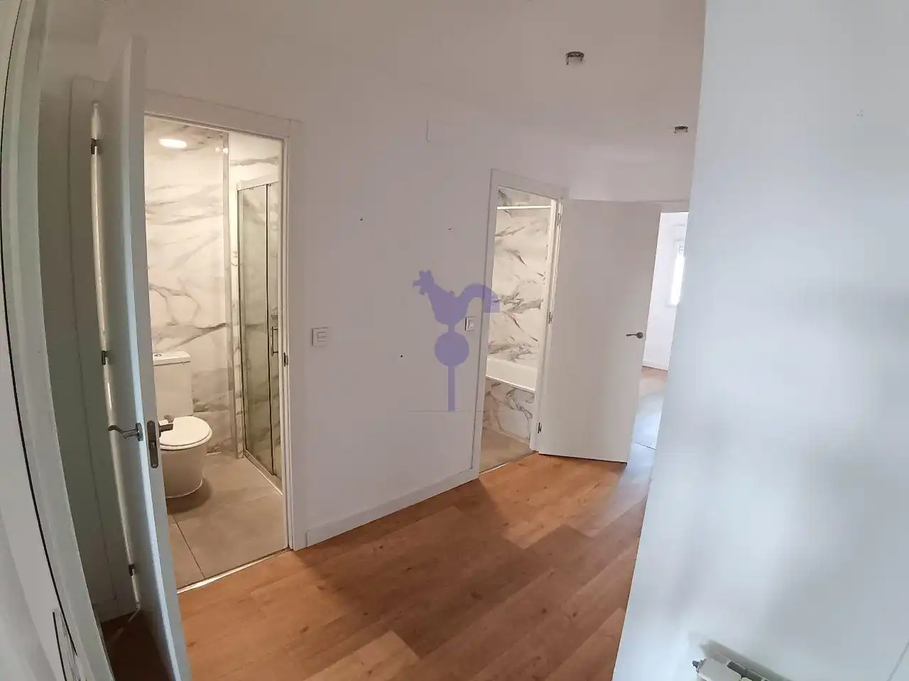 Bathroom of Flat for rent in León Capital   with Heating, Parquet flooring and Terrace
