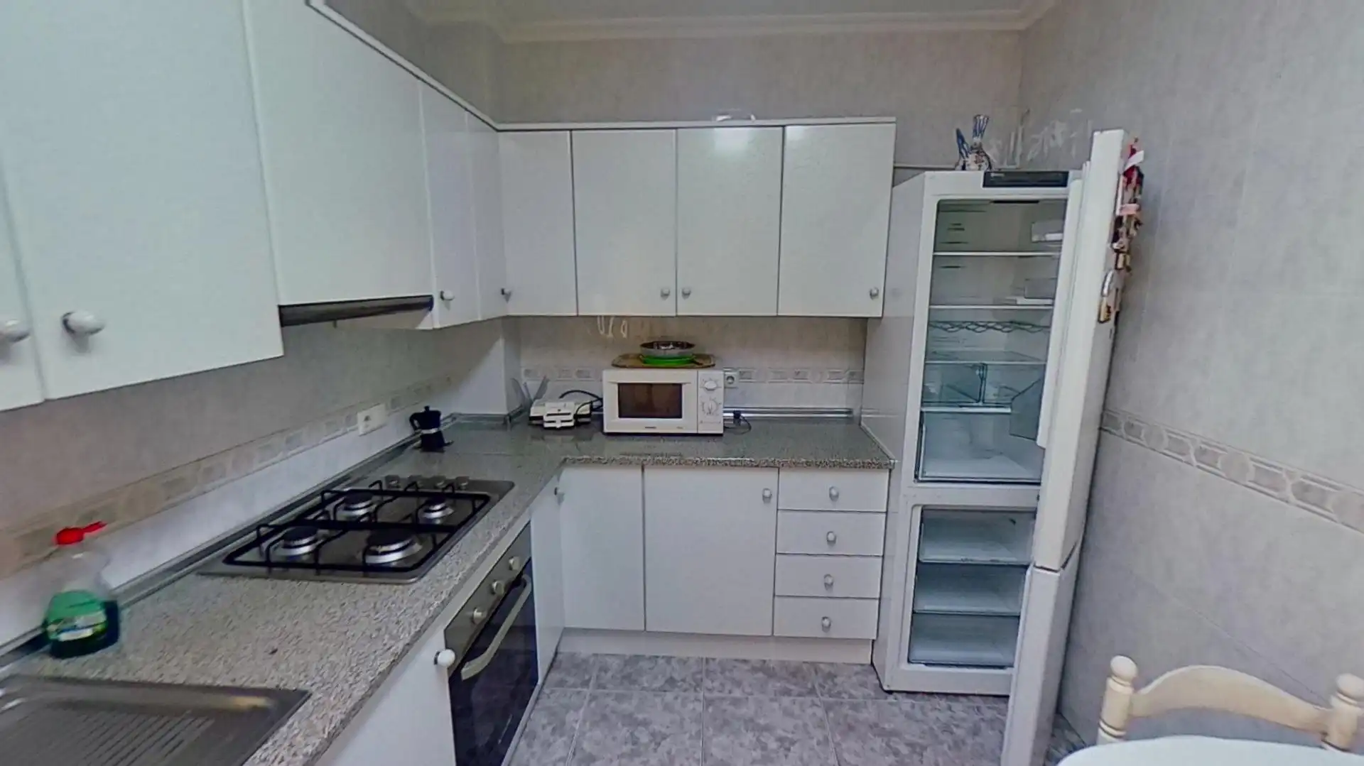 Cuina de Pis en venda en Alicante / Alacant amb Moblat i Balcó