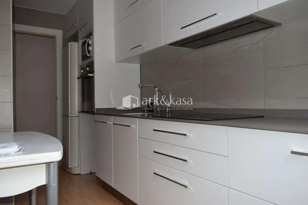 Cocina de Piso de alquiler en Valencia con Amueblado, Horno y Microondas