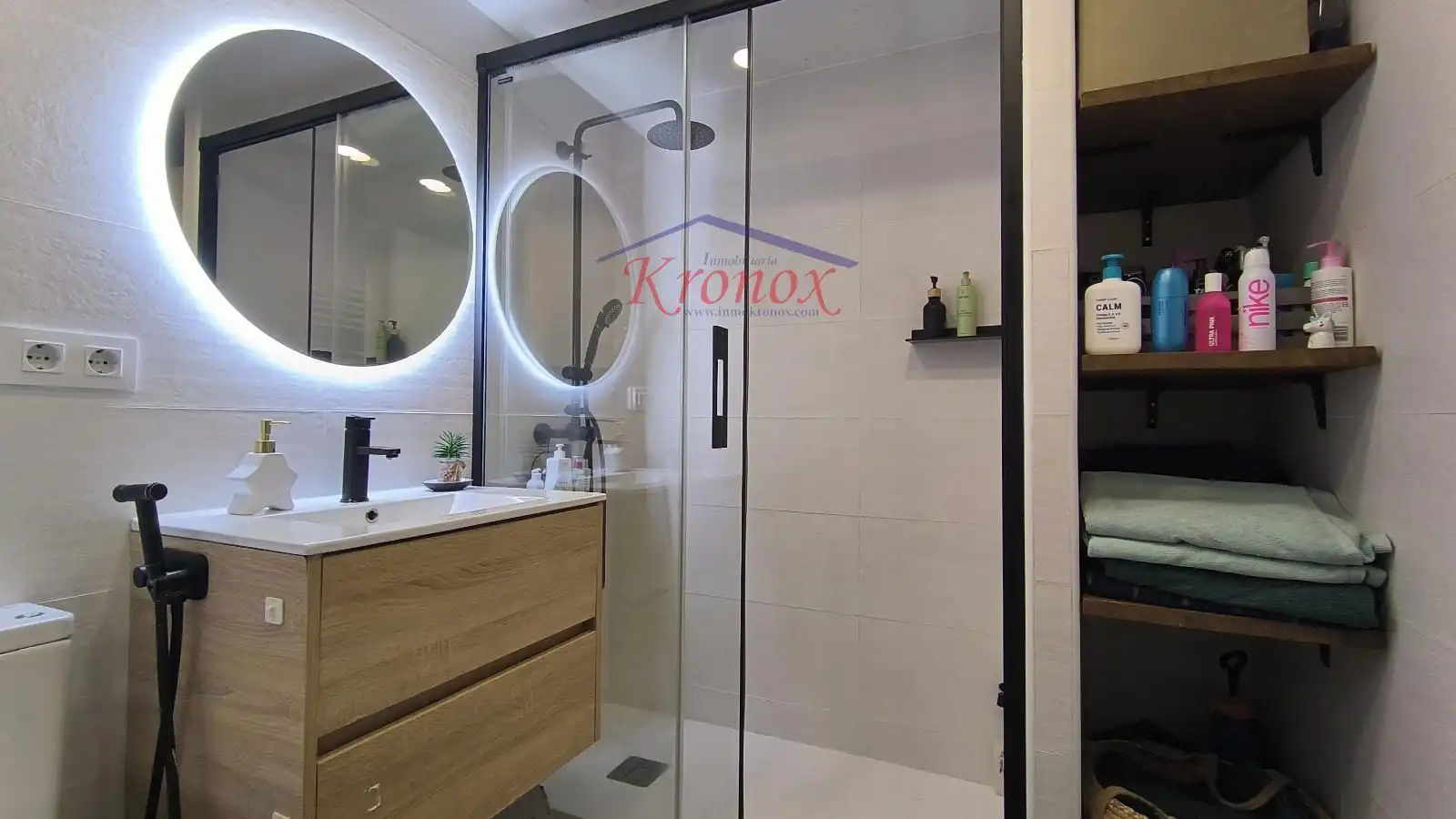 Badezimmer von Wohnung zum Verkauf in Madrid mit Klimaanlage, Heizung und Terrasse
