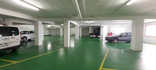 Local comercial en Venta en Gaiteiro Ricardo Portela en Berbés - Peritos