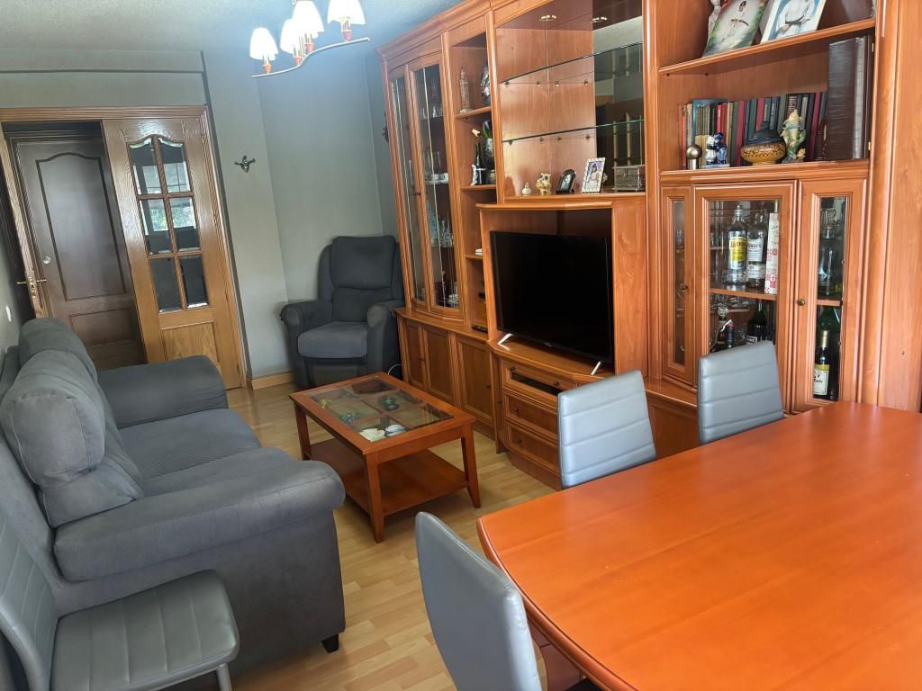 Flat for sale in Madrid, Ciudad 70