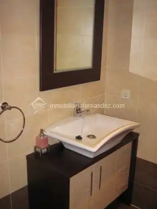 Baño de Apartamento de alquiler en Cáceres con Calefacción y Amueblado