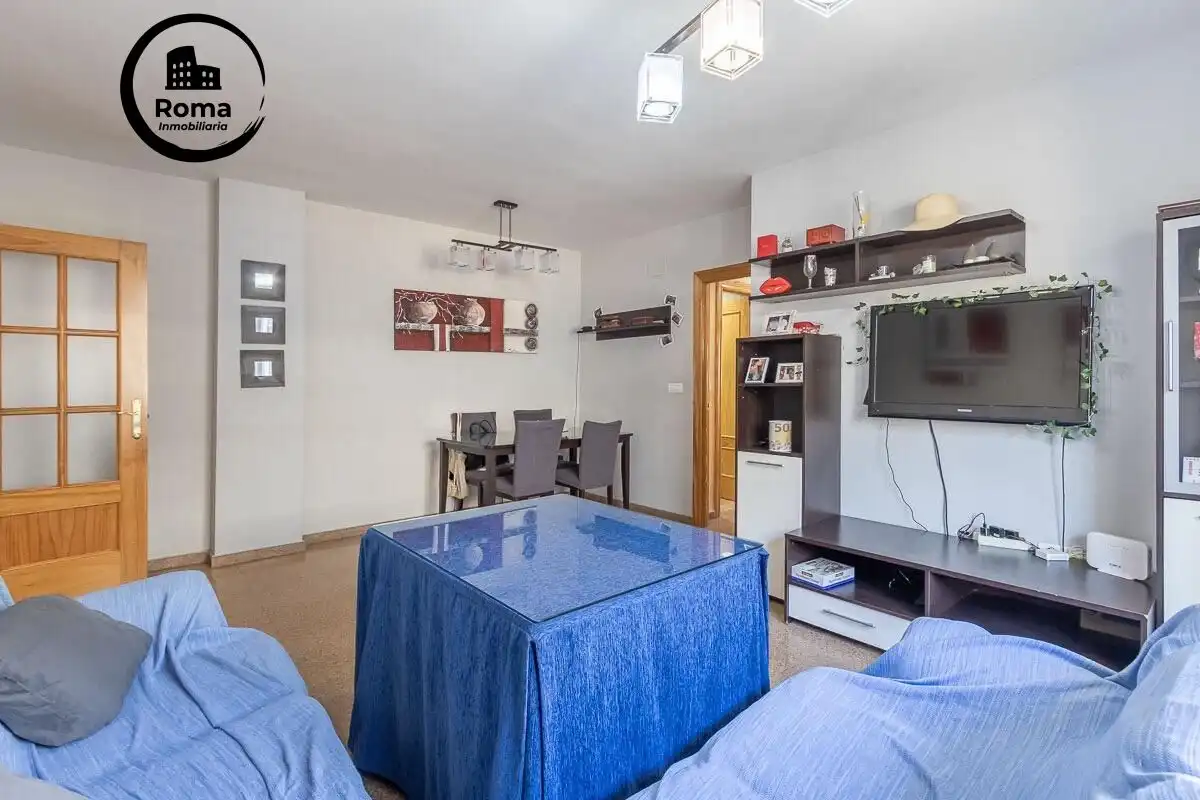 Sala de estar de Piso en venta en Las Gabias con Aire acondicionado, Balcón y Piscina comunitaria