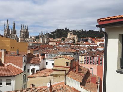 Vista exterior de Dúplex en venda en Burgos Capital amb Calefacció, Balcó i Alarma