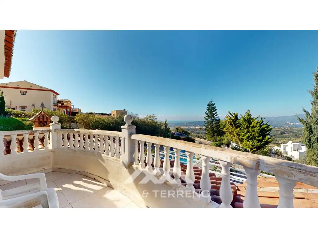 Vista exterior de Casa o chalet en venta en Algarrobo con Aire acondicionado, Jardín privado y Terraza